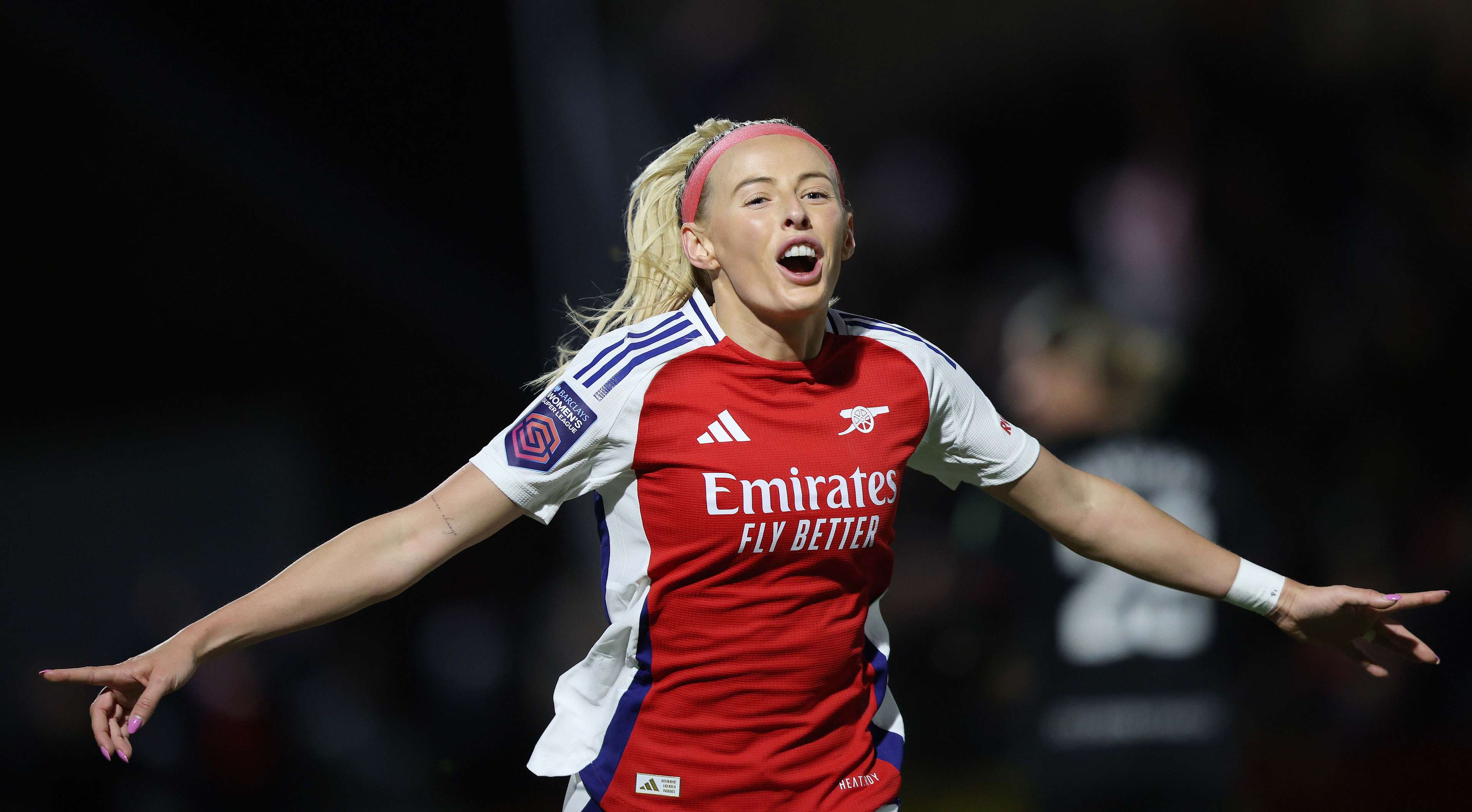 着无数目光 着无数目光